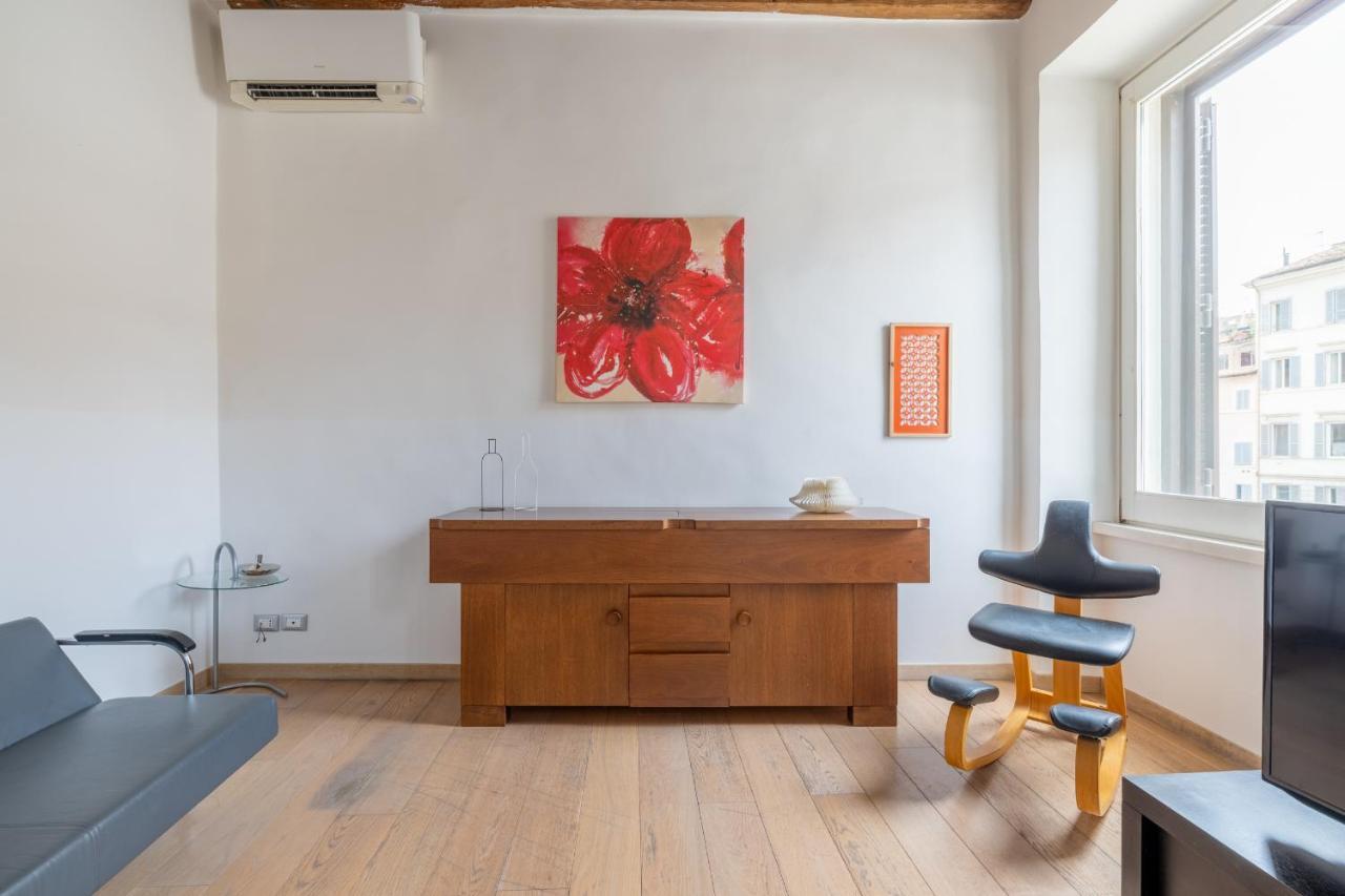 Modern In Campo De Fiori Apartment Rom